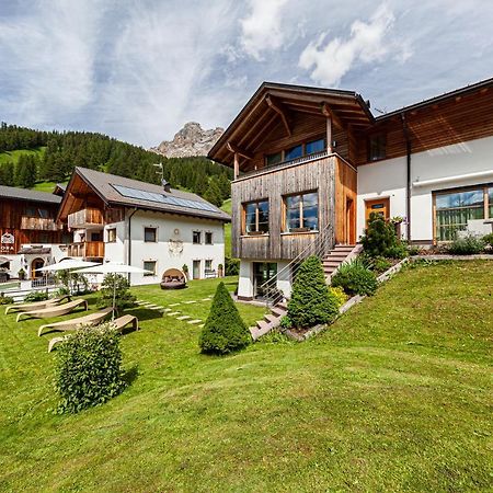 Villa Flora Mountain Lodges San Cassiano (Badia) Exterior foto