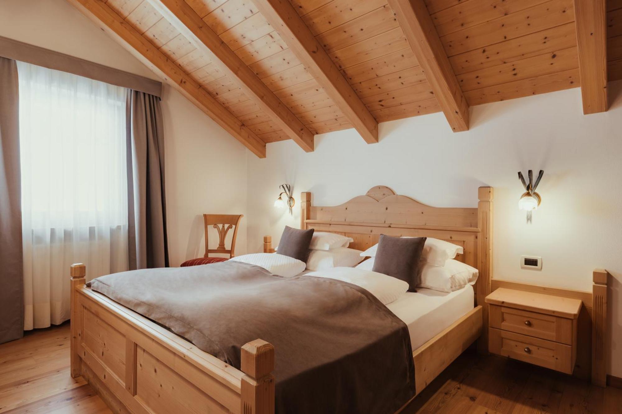 Villa Flora Mountain Lodges San Cassiano (Badia) Exterior foto